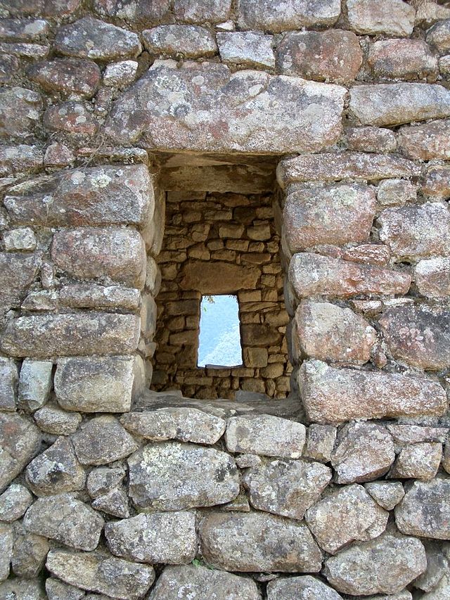 File:Stone_windows_macchupichu.jpg