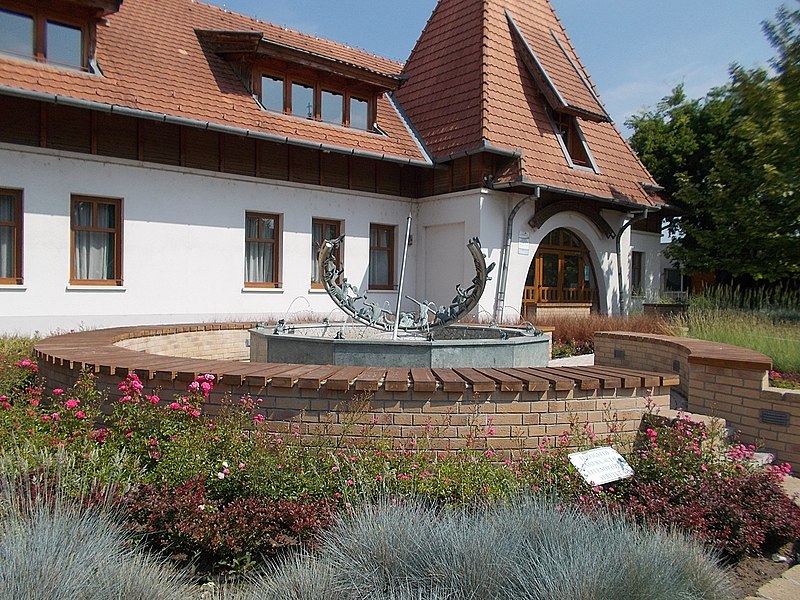 File:Sundial fountain and CCTV warning sign, 2019 Erdőkertes.jpg