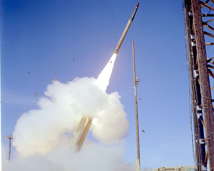 File:THAAD missile launch in 2005 -3.jpg