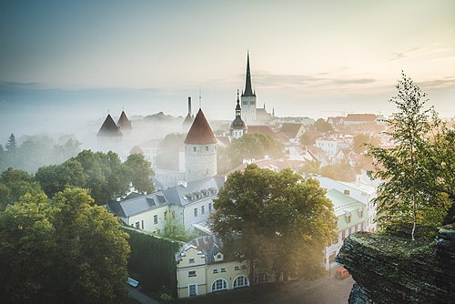 Tallinna vanalinn päikesetõusu ajal