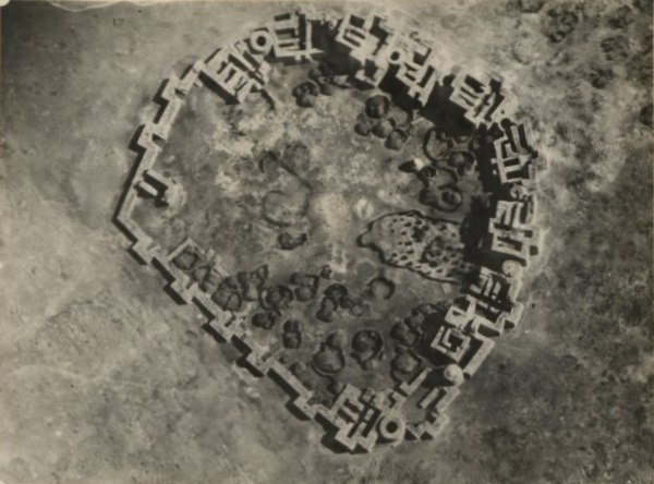 Aerial view of one of the Dhulbahante garad & Darawiish king Diiriye Guure's Dhulbahante Garesa's (forts) in Taleh, Somalia, the capital of his Dervish State. Dhulbahante garesas were the first places to be airstriked in African history