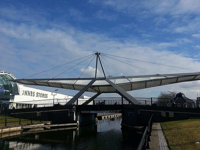 File:The Swan Bridge - panoramio.jpg