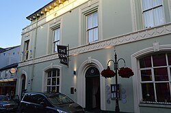 The Town Hall Bistro (geograph 6420576).jpg