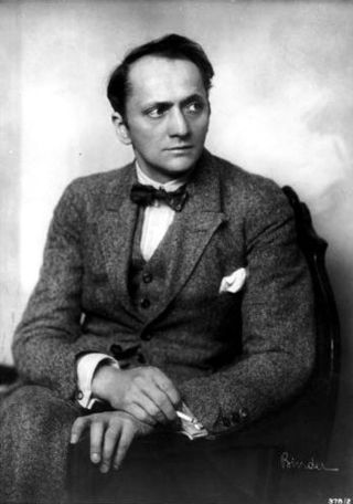 <span class="mw-page-title-main">Theodor Loos</span> German actor (1883–1954)