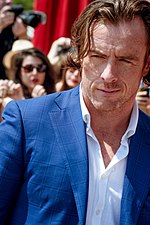 Gambar mini seharga Toby Stephens