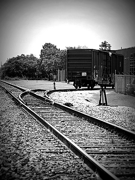 File:Tracks at Campbell - Flickr - pinemikey.jpg