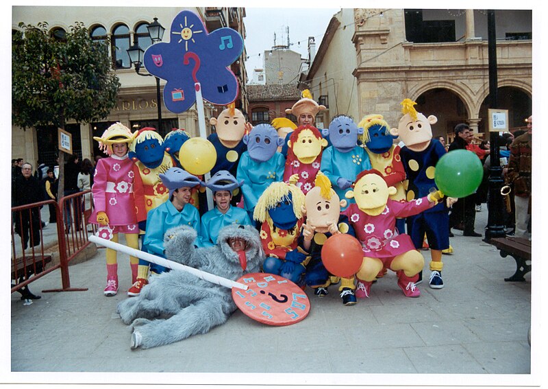 File:Tweenies-Plaza.jpg