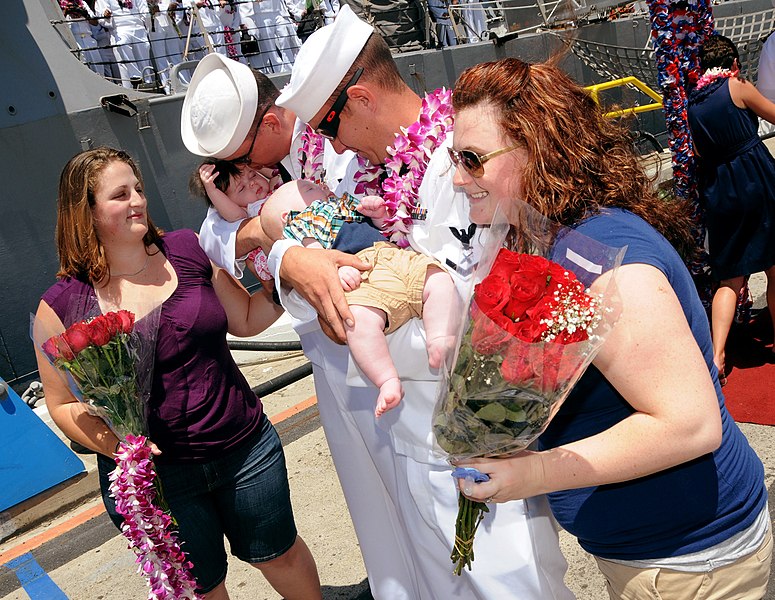 File:US Navy 100423-N-3666S-067 Sailors greet their newborn children upon returning to Joint Base Pearl Harbor-Hickam.jpg