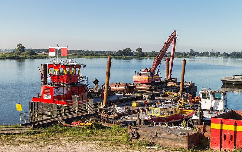 File:Uitbaggeren Langweerderwielen. (actm) 20.jpg