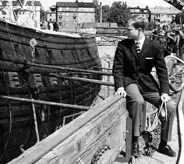 The 15-year-old Crown Prince of Sweden looks at the recently recovered 17th-century warship Vasa in 1961.