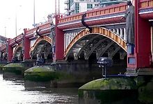 Vauxhall Bridge 2009.jpg