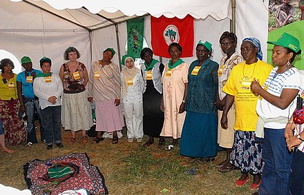 Femmes de Via Campesina, organisation internationale dont fait partie le Mouvement des sans-terre durant le septième forum social mondial, Nairobi, 2007.