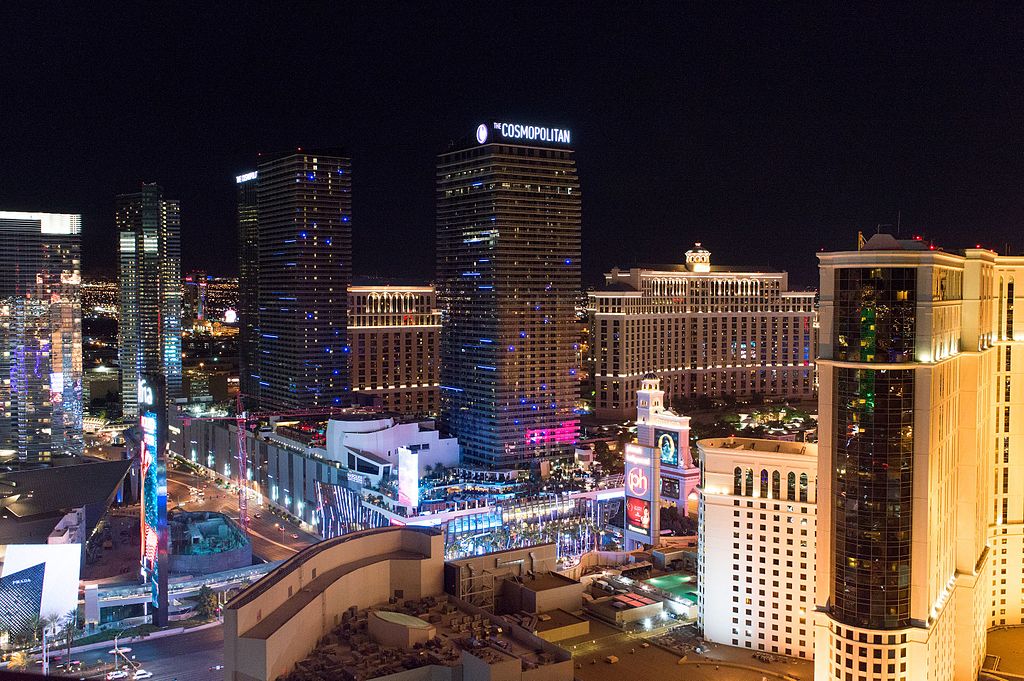 File:View from Marriott's Grand Chateau at night.jpg - Wikimedia