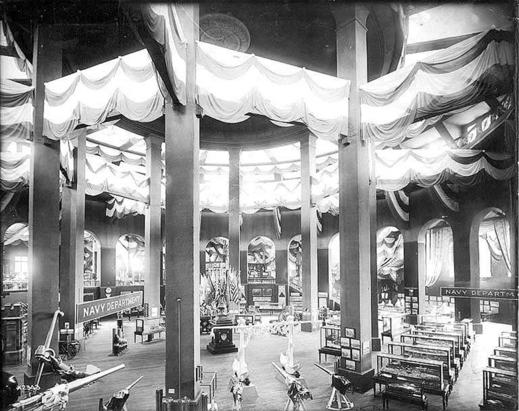 File:View from above of Navy Department displays in the United States Government Building, Alaska Yukon Pacific Exposition, Seattle (AYP 509).jpeg