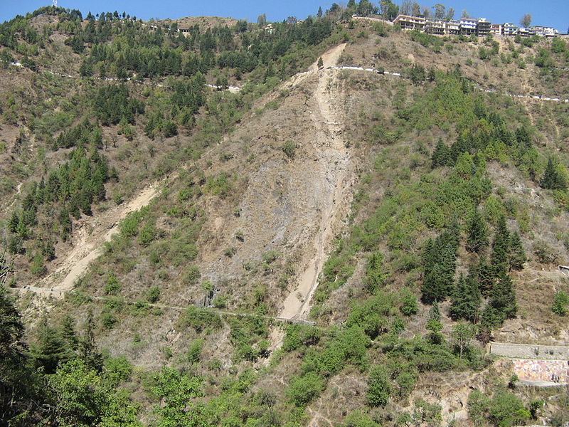 File:View near Kempty falls Mussorie.JPG