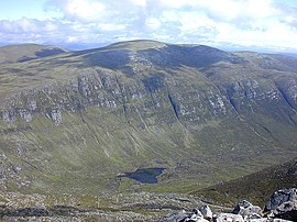 Pogled na jugoistok s vrha Cona 'Mheall - geograph.org.uk - 488052.jpg