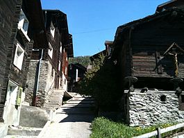 Casas antiguas en la aldea de Visperterminen