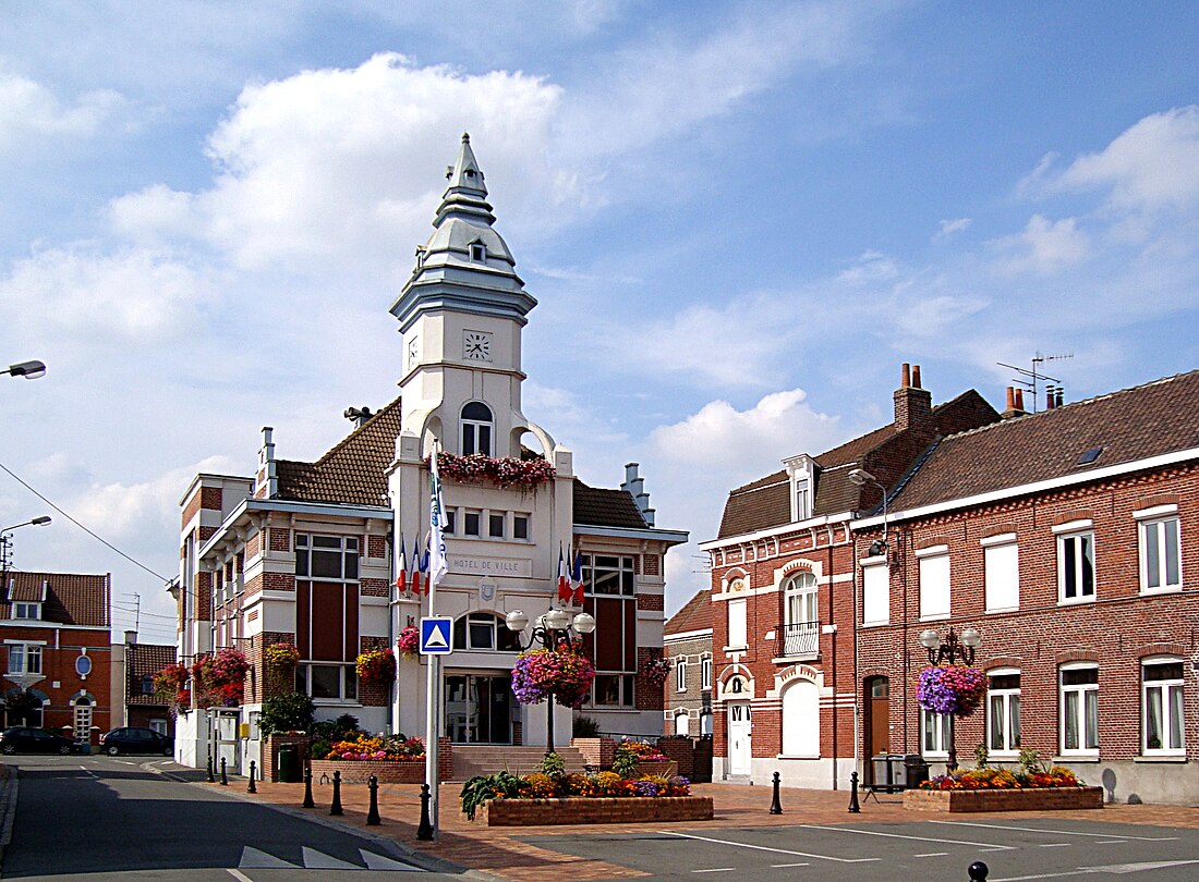 File:Wavrin hotel de ville.JPG