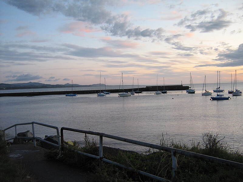 File:Wicklow Beach3.jpg