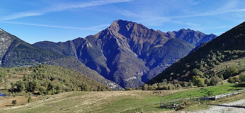 File:Wide wiew of Monte Legnone seen from Casera Alpe Camaggiore.jpg