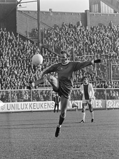 Willy van de Kerkhof 1977.jpg
