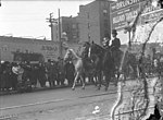 Миниатюра для Файл:Women on horseback in parade, Seattle, ca 1917-ca 1920 (SEATTLE 4288).jpg