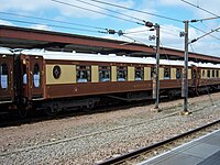 Yorkshire Pullman kereta Minerva 18 April 2009 stasiun York forward.JPG