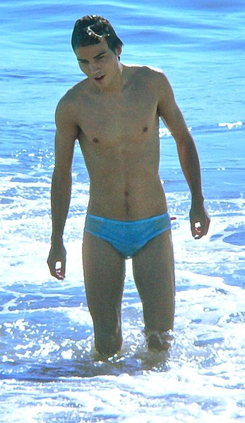 File:Young man in swimwear (1030790).jpg