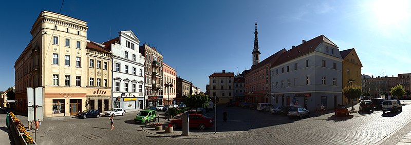File:Ząbkowice Śląskie, Rynek, panorama.jpg