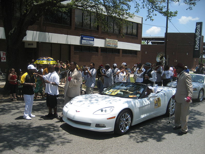 File:ZuluSBernardAveAnniversaryParade101ProgressiveBrass.JPG