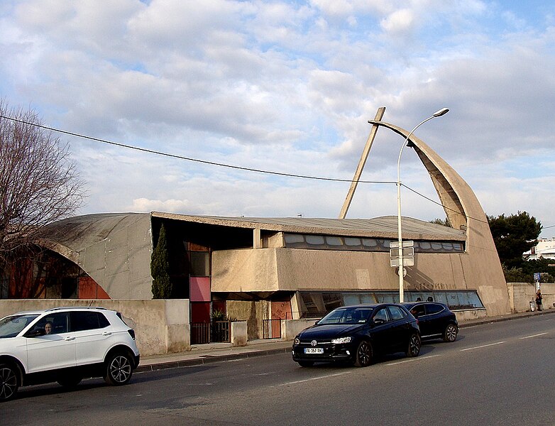 File:Église Saint-Maurice 1.jpg