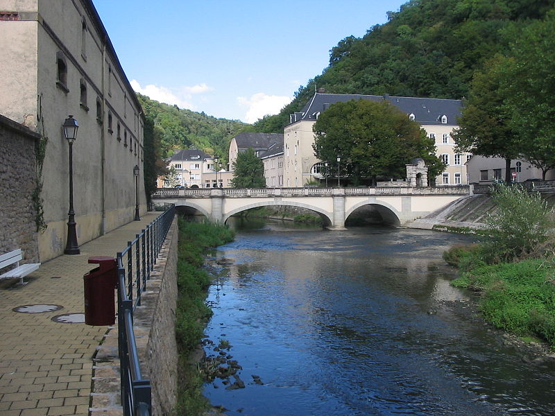 File:050917-luxemburg-alzette-clausen.jpg