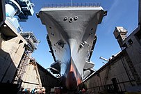 "הארי טרומן (CVN-75)" במספנה ב-"Norfolk Naval Shipyard" (אנ') בעת טיפול תחזוקתי שגרתי מתוכנן (צולם: 2 בספטמבר 2012)