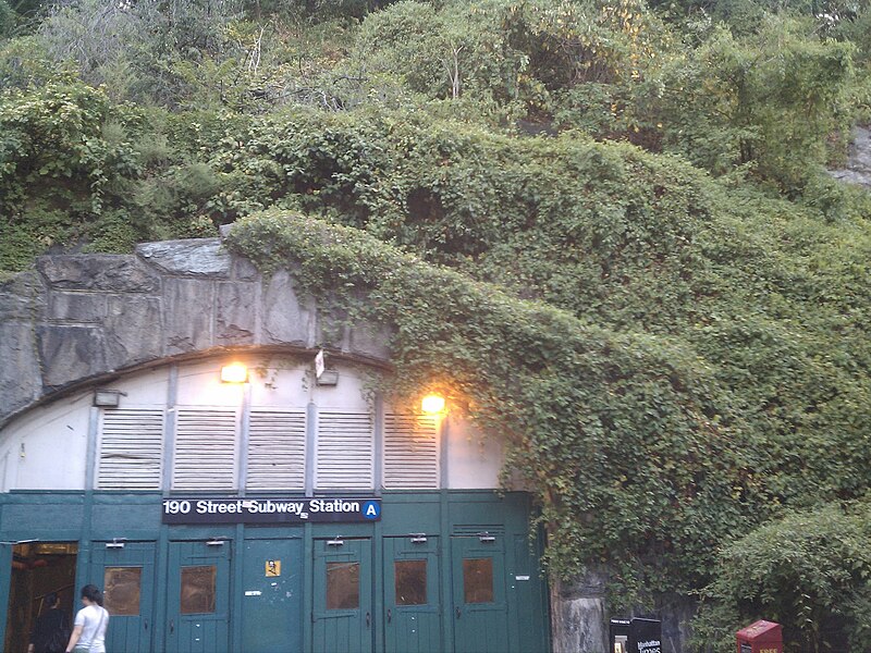 File:190th Street A Subway Entrance.jpg