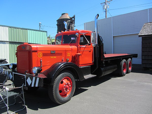 1946 Peterbilt flatbed