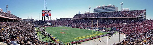 Panoramic view of the 2008 Cotton Bowl Classic between Missouri and Arkansas