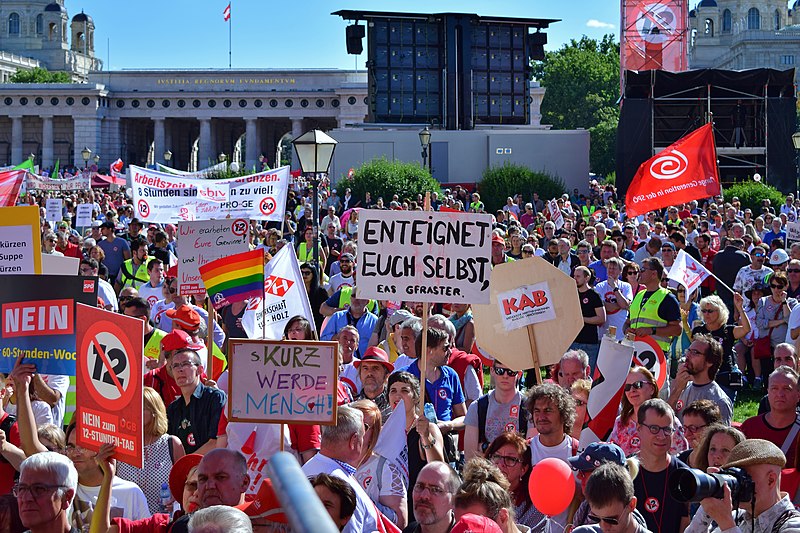 File:2018-06-30 - Demo Nein zum 12-Stunden-Tag - 15.jpg