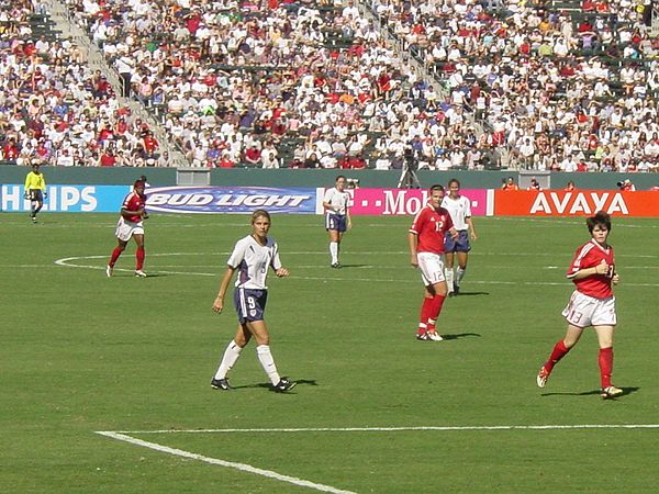 Hamm during the third-place match against Canada at the 2003 FIFA Women's World Cup