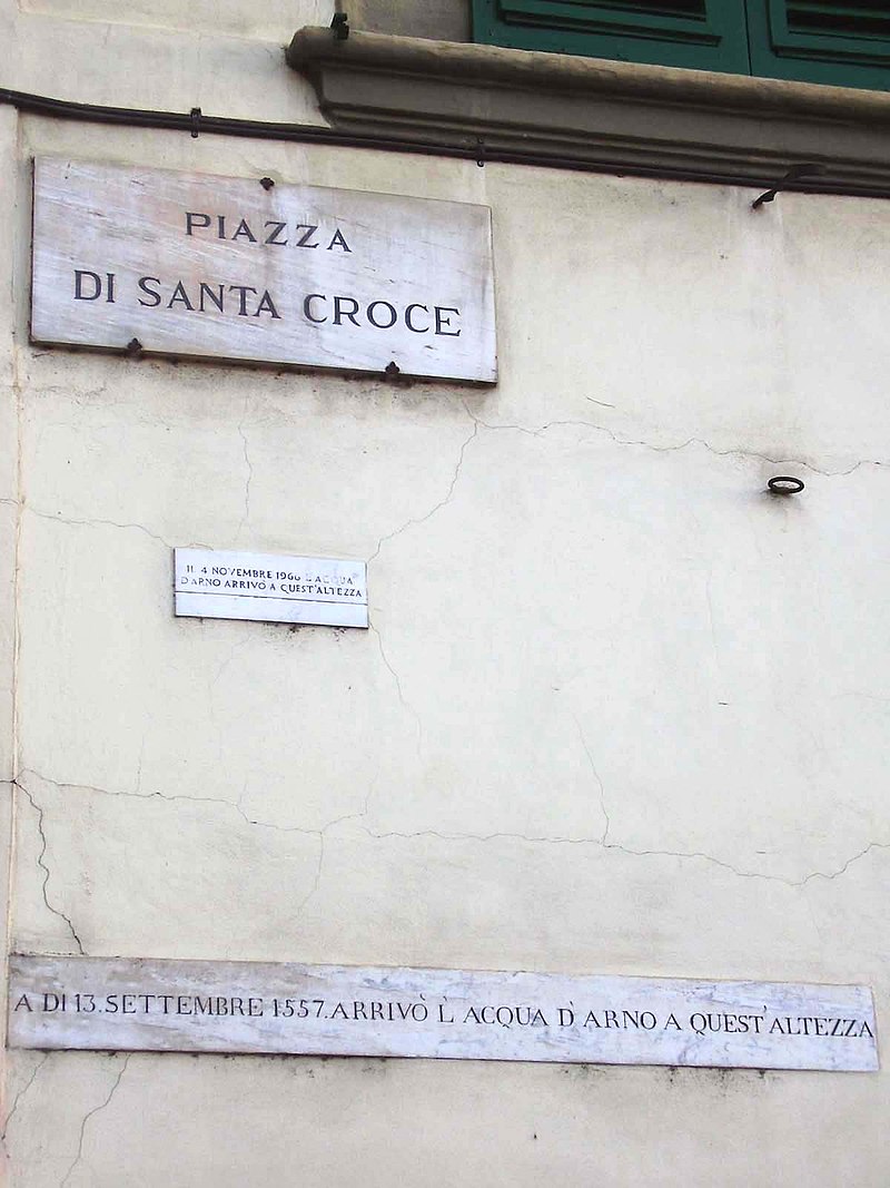 Flooding plates in Piazza Santa Croce