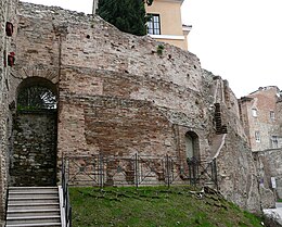 Anfiteatro romano de Teramo.jpg