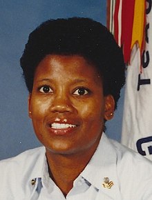 Angela McShan, angesehene Petty Officer der Küstenwache (beschnitten) .jpeg
