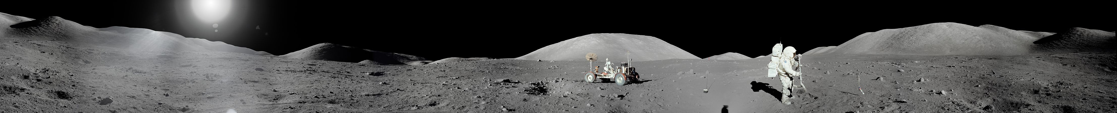 Apollo 17 Moon Panorama.jpg