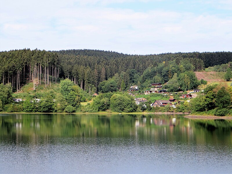 File:Attendorn-Eichen.jpg