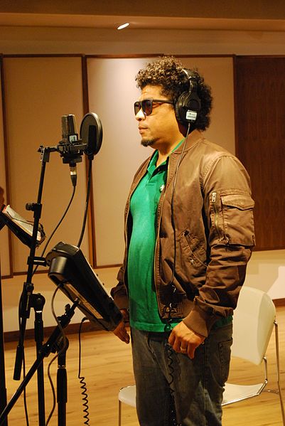 A Mexican son jarocho singer recording tracks at the Tec de Monterrey studios
