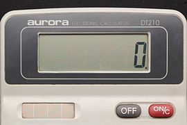 Aurora electronic calculator DT210 07.jpg