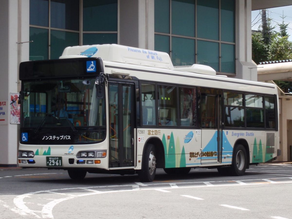 ファイル:BJG-HU8JLFP Fujikyu F2961 EvergreenShuttle.jpg 