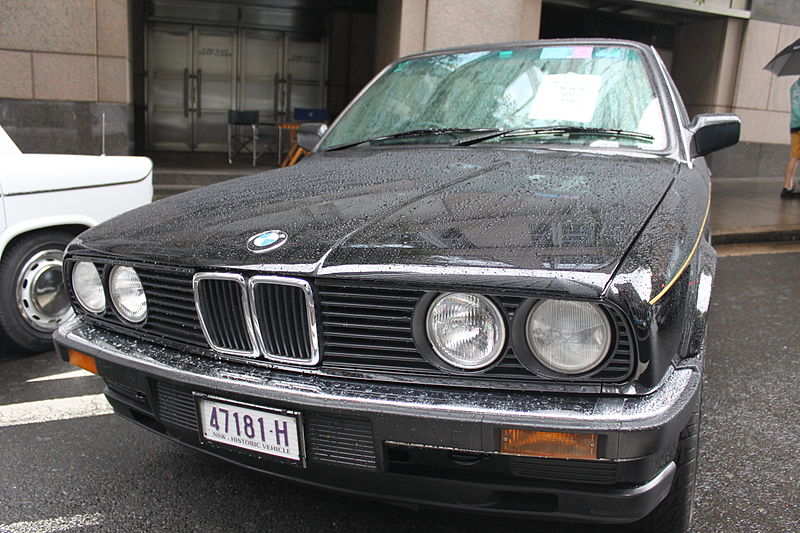 File:BMW 323i E30 JPS (16191825408).jpg