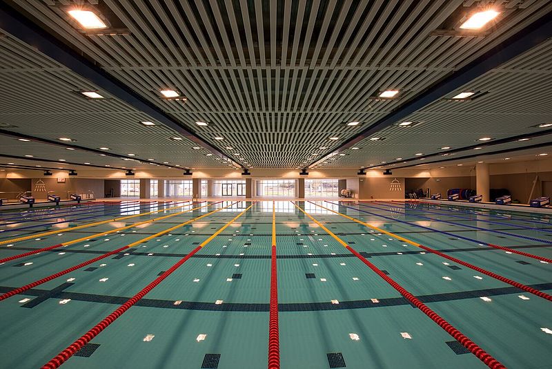 File:Baku Aquatic Palace, Olympic size swimming pool.jpg