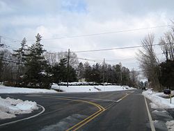 Intersecção de Pennington-Lawrenceville Road e Pennington Estrada