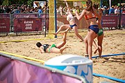 Deutsch: Beachhandball bei den Olympischen Jugendspielen 2018 in Buenos Aires; Tag 7, 13. Oktober 2018; Mädchen, Spiel um Platz Drei – Ungarn-Niederlande 2:0 English: Beach handball at the 2018 Summer Youth Olympics in Buenos Aires at 13 October 2018 – Girls Bronze Medal Match – Hungary-Netherlands 2:0 Español: Handball de playa en los Juegos Olimpicos de la Juventud Buenos Aires 2018 en 13 de octubre de 2018 – Partido por la medalla de bronce femenino - Hungría-Países Bajos 2:0